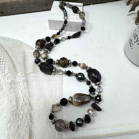 Cokie Lee Multi-Stone/ Glass Beaded Necklace With Silver Accents & Extension - Picture 5 of 10